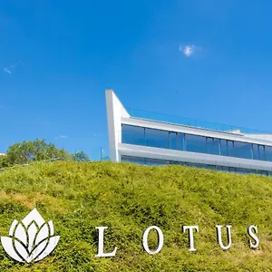 https://lotus-luxury-rooms.varna-hotels.com